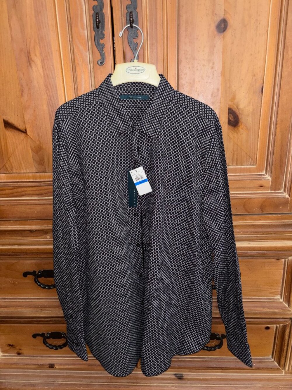 Mens XL Perry Ellis Long sleeved Dress Shirt